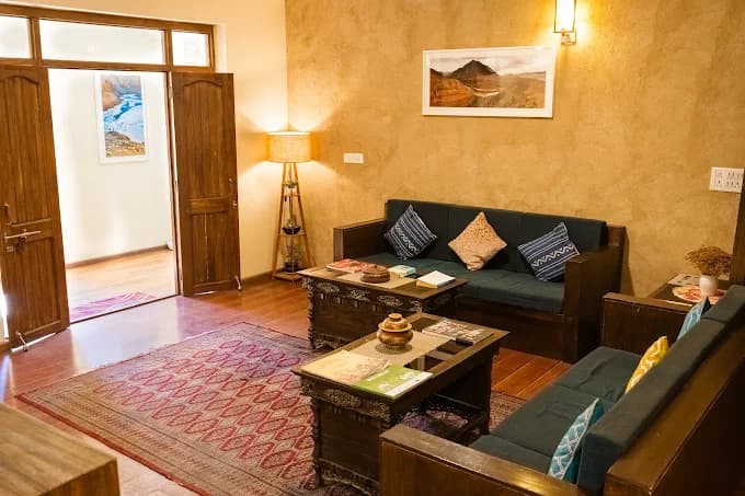 Entrance & Waiting Area