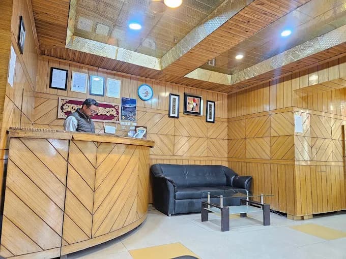 Reception & Waitng Area