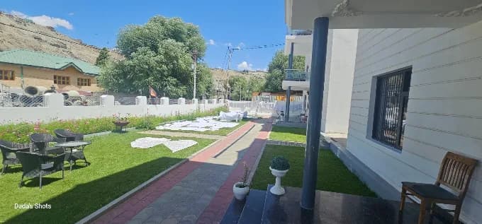 Garden & Seating Area 