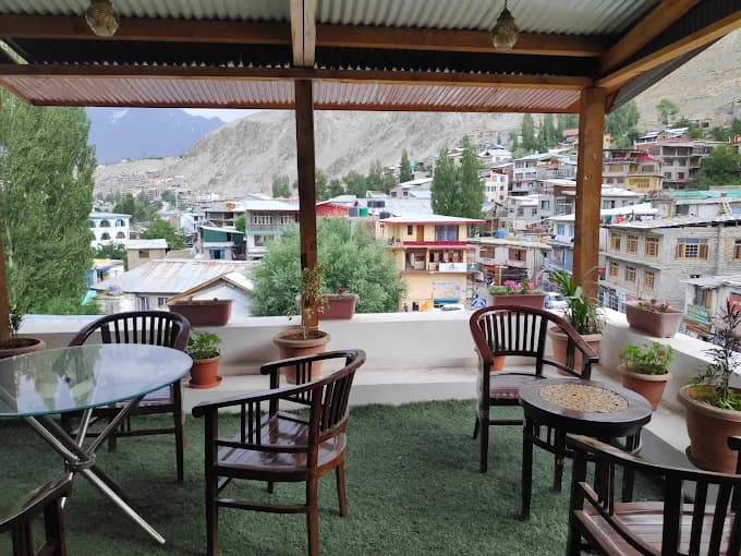 Open Tarrace Dinning Area