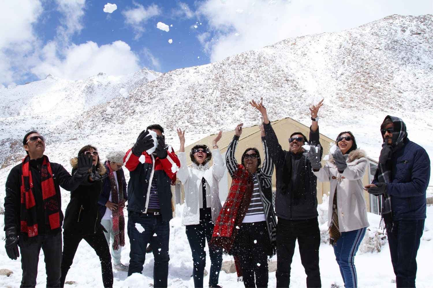 Top Mistakes Travelers Make During a Leh Ladakh Group Tour and How to Avoid Them